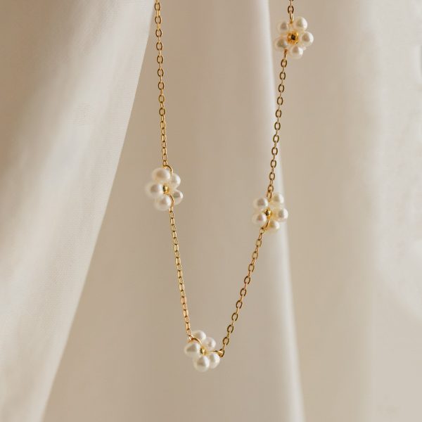 Flower Pearl Station Necklace Online